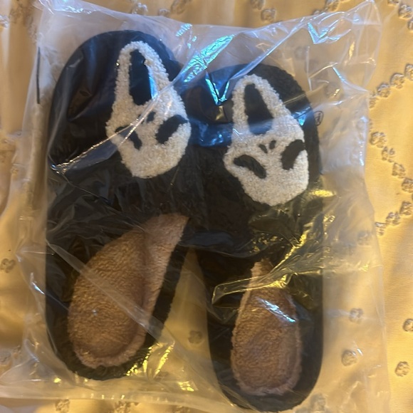 Scream Slippers NWT - Picture 5 of 6